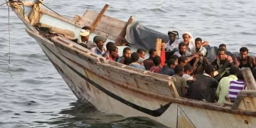 الاعلان عن مقتل 68 مهاجراً وفقدان العشرات إثر غرق قارب قبالة سواحل اليمن