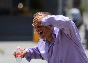 ايران.. موجة حر شديدة تتسبب بالاجبارعلى “إغلاق المباني العامة والبنوك”