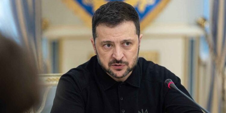 الخارجية الأوكرانية.. زيلينسكي مستعد لبحث موضوع الأراضي مع بوتين