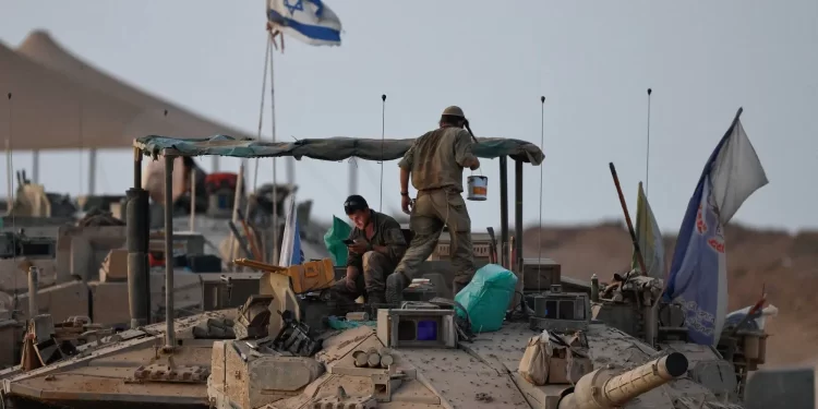 إسرائيل تحتاج إلى نحو 100 ألف جندي احتياط في الحملة العسكرية الموسعة بقطاع غزة