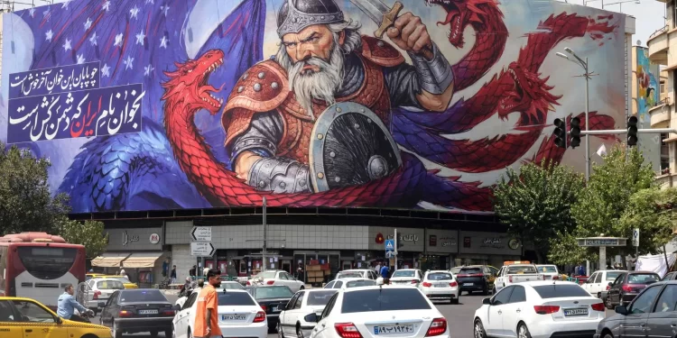 إيران بين خيارين,, مواجهة الضغوط أو خطـــر الانقسام الداخلي