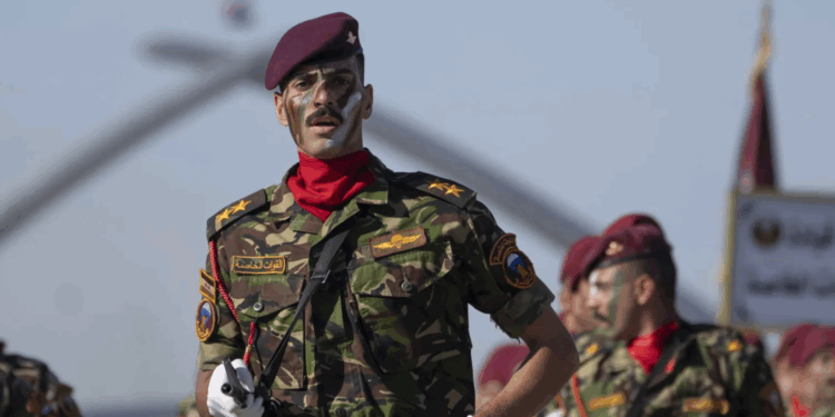 400 ضابط عراقي يـــدرب على “الإنزال الجوي” والاقتحامات في مصر