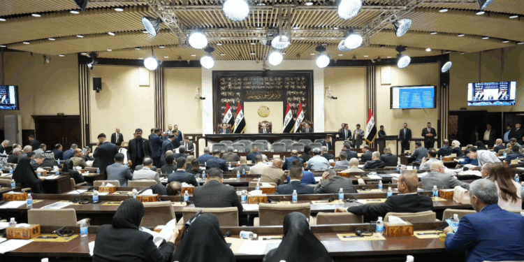 جمع أكثر من 100 توقيع لعقد جلسة التصويت على قانون الحشد الشعبي