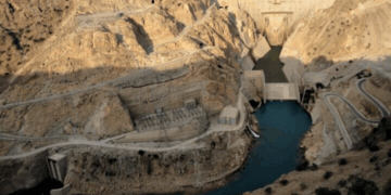 الجفاف يضرب 3 سدود في ايران