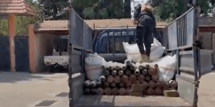 سوريا.. ضبط شاحنة محملة بالصواريخ متجهة إلى لبنان