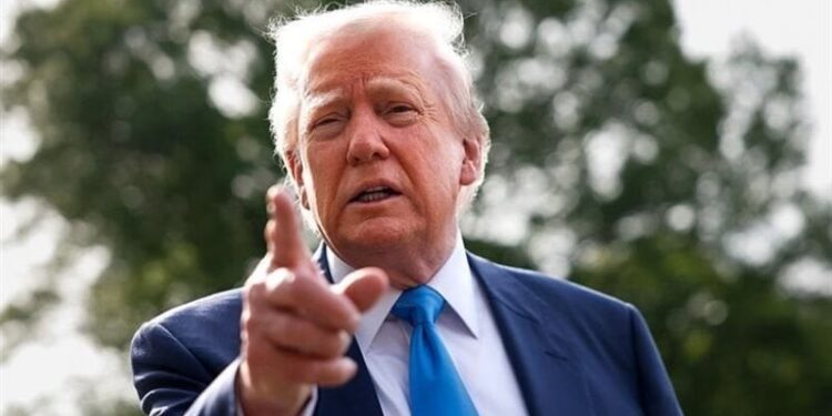 ترامب يوقع أمرًا بإنهاء العمل بالاقتراع عبر البريد