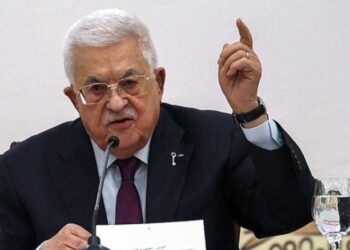 محمود عباس يدعو الفصائل إلى تسليم أسلحتها,,, “لا نريد دولة مسلحة”