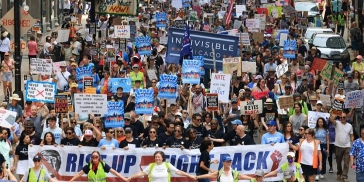 الولايات المتحدة.. تظاهرات ضد سياسات الرئيس الأمريكي