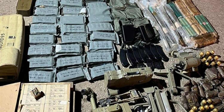 لبنان.. الجيش يضبط كمية كبيرة من الأسلحة والذخائر الحربية