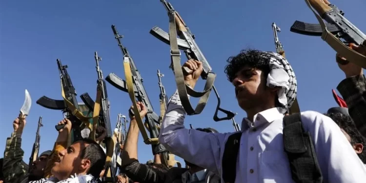 الحوثيون يعتقلون موظفاً أممياً في صنعاء