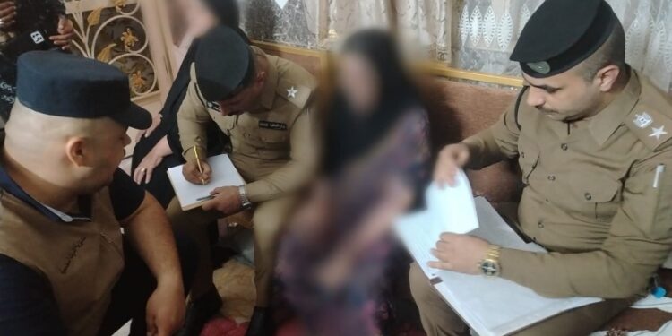 بغداد.. الشرطة المجتمعية تنقذ مسنة من التعنيف