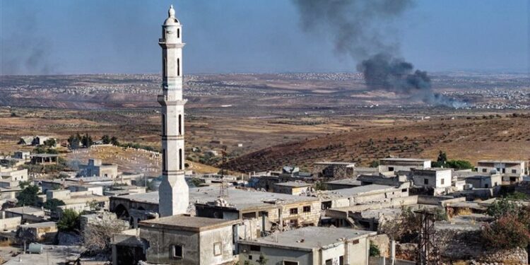 انفجارات قوية في مستودع ذخائر عسكرية بمدينة إدلب السورية