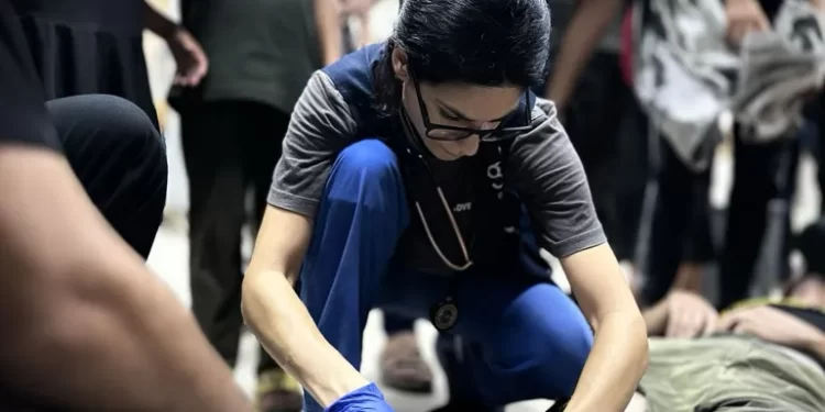 غزة.. المجاعة بدأت تضرب الطواقم الطبية