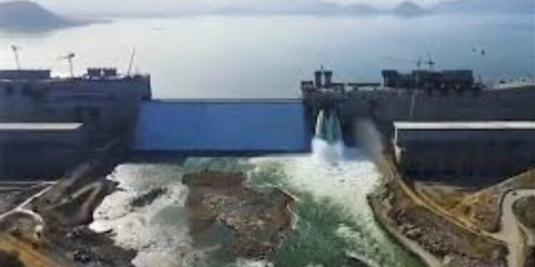 اثيوبيا تشـــغل بوابتين فقط بسد النهضة لساعات,, ومياه التوربينات محملة بالطمي