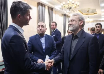 لاريجاني يجري مباحثات نووية مع نظيره السويسري
