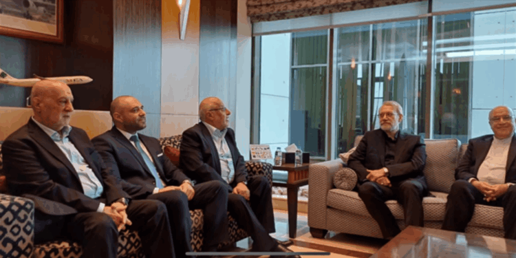 وصول لاريجاني إلى مطار بيروت