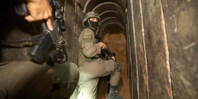 مسئول عسكري إسرائيلي.. شبكة أنفاق حماس “أكثر تعقيدًا” مما توقعناه