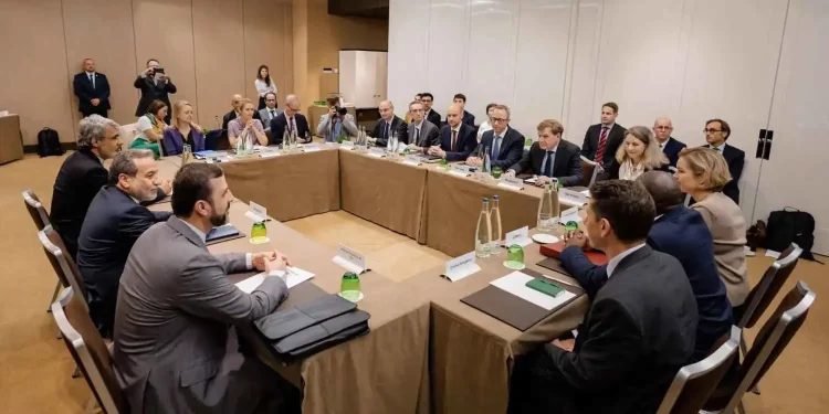 اجتماع بين (إيران والترويكا) في جنيف