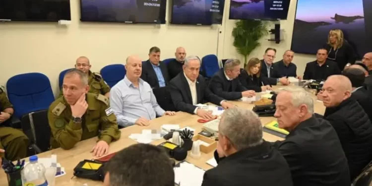 اجتماع مرتقب للكابينت الإسرائيلي وسط توقعات بإقـــراره “سيطرة عسكرية كاملة” على غزة