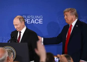 مسؤول أمريكي.. قمة ألاسكا وضعت “تحالف الراغبين” أمام ثلاث سيناريوهات