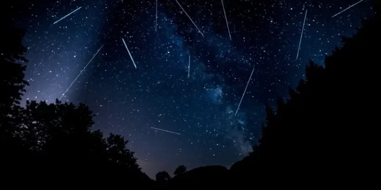 الأرض تشهد ذروة تساقط الشهب