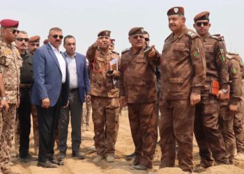 وزير الداخلية يتابع ميدانياً المراحل النهائية لإنشاء سدة ترابية
