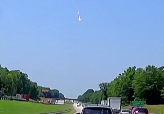 شظايا نيزك يخترق سقف منزل في أتلانتا,,, تعود لأكثر من 4.5 مليار سنة