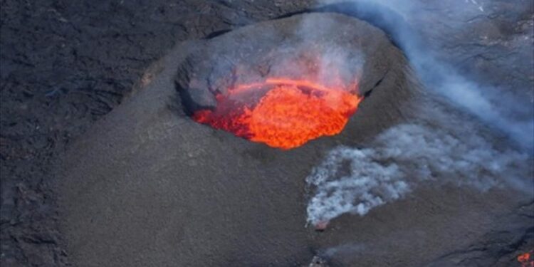 زلزال قديم يوقظ بركانا نائما في روسيا للمرة الأولى منذ 600 عام