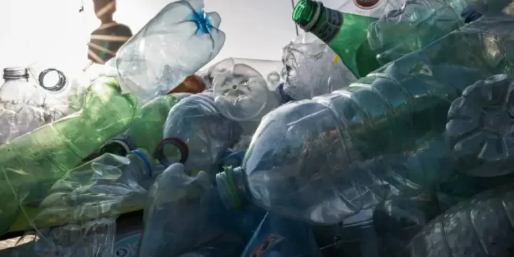 أزمة البلاستيك تواصل خنق الكوكب,,, والمحادثات في جنيف تفشل