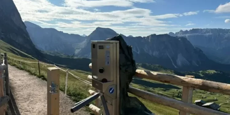 ايطاليا.. رسوم على دخول المناطق الجبلية لمواجهة “سياحة الصور”