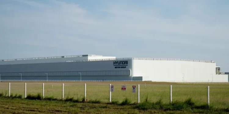 كوريا الجنوبية تشــــكل فريقاً للتعامل مع أزمة اعتقال أميركا المئات في مصنع “هيونداي”