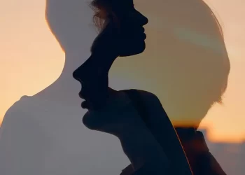 “سماع أصوات” أو “الهلوسات”، مرض أم ميّزة؟