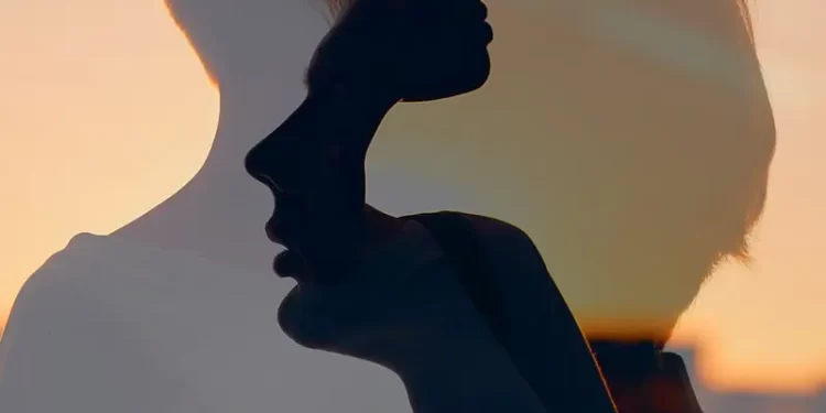 “سماع أصوات” أو “الهلوسات”، مرض أم ميّزة؟