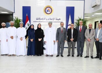 هيأة الإعلام والاتصالات تبحث مع وفد عُماني رفيع الشراكة الاستراتيجية في قطاعي الاتصالات وتكنولوجيا المعلومات