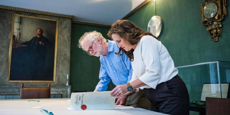 العثور على (10 براءات اختراع) عائدة لألفريد نوبل مفقودة منذ نصف قرن