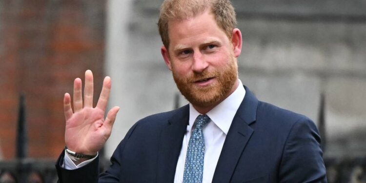 الأمير هاري يعود لبريطانيا