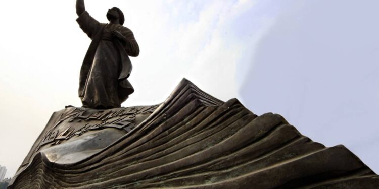 عودة المتنبي الغريب