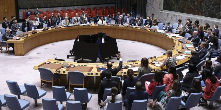 إيران تندد بقرار مجلس الأمن إعادة فرض العقوبات