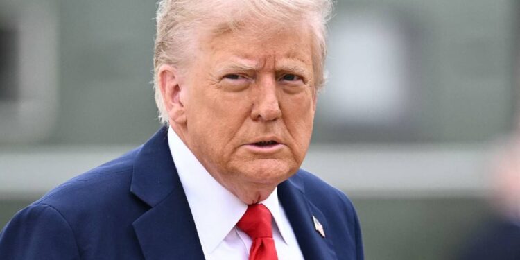 ترامب يضغط على وزارة العدل لملاحقة معارضين سياسيين