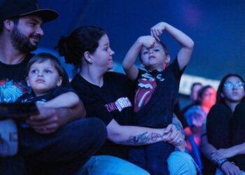 اليوم العالمي للغة الإشارة… كل معاني الدنيا بصمت