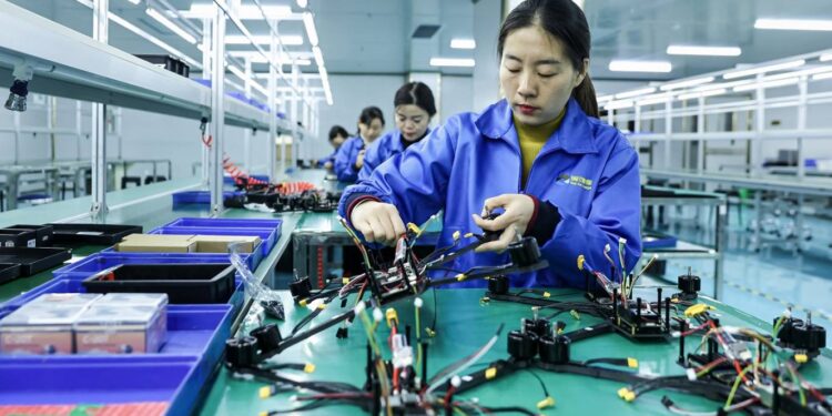 خبراء صينيون يعملون مع شركة مسيرات روسية خاضعة للعقوبات