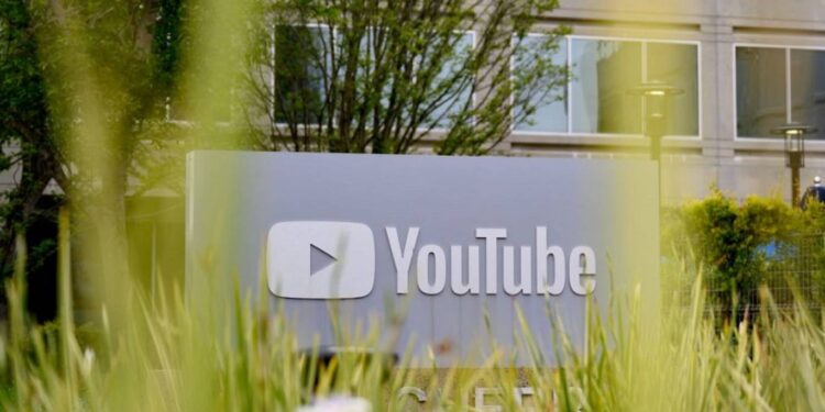 منصة “يوتيوب” ستدفع 22 مليون $ لإنهــــاء دعوى رفعها ضدها ترمب