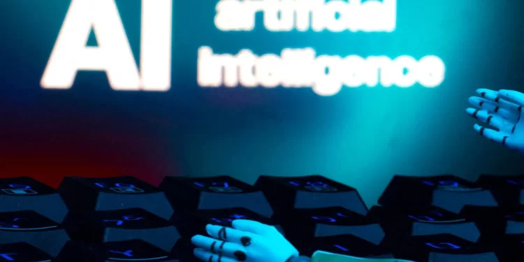 الهيئات الرقابية الأميركية تحقق في مخاطر روبوتات الدردشة الذكية