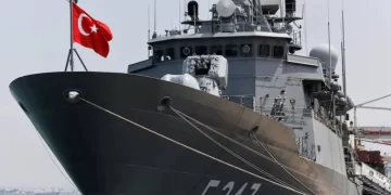 وفد من البحرية السورية يزور قيادة الأسطول التركي