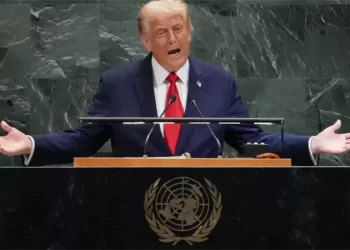 ترامب يطالب أوكرانيا بـــمواصلة الحرب