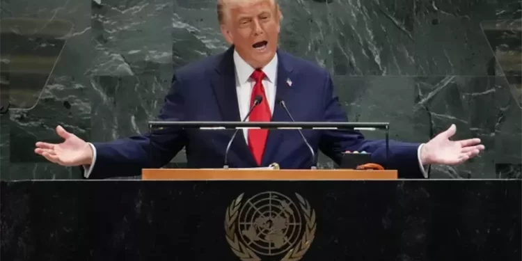 ترامب يطالب أوكرانيا بـــمواصلة الحرب