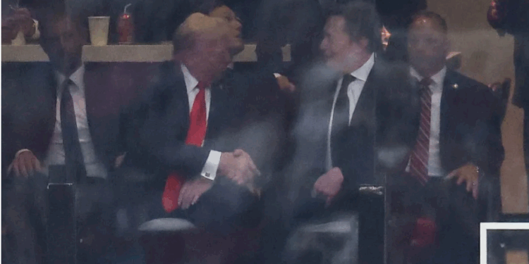 ترامب وماسك يتصافحان,,, بعد خلاف حاد