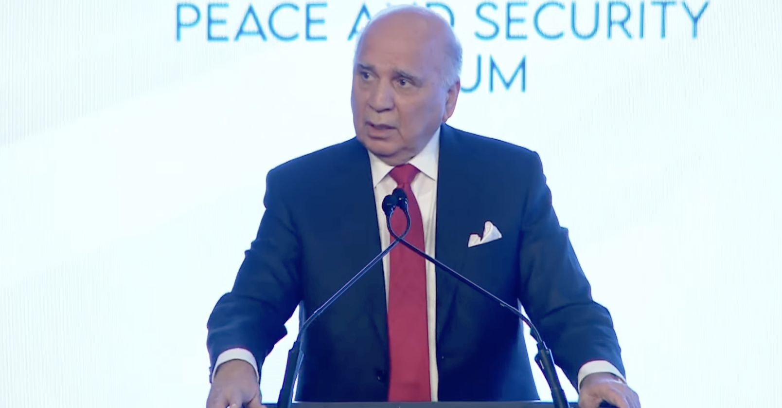 فؤاد حسين.. جغرافية العراق وسماؤه أصبحت ساحة حرب