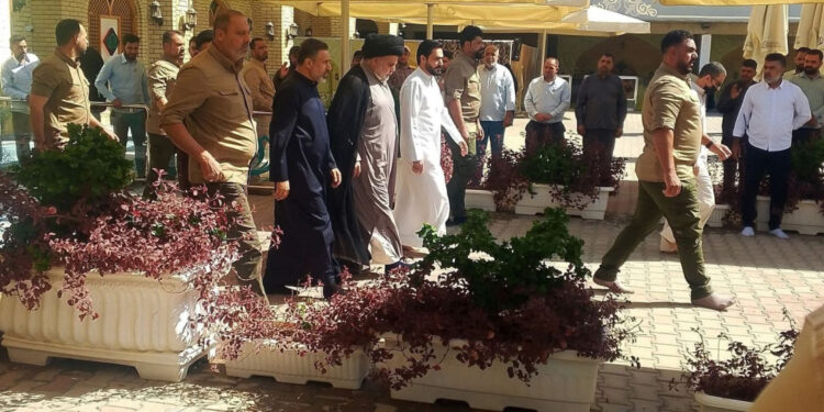 مقتدى الصدر يزور مرقد والده في النجف وسط تداول أنباء عن محاولة استهدافه