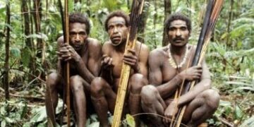 قبيلة أفريقية تتحدى أمرًا قضائيًا وتصر على البقاء في غابات اسكتلندا